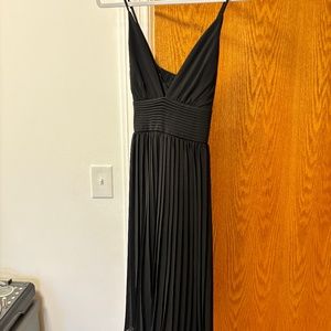 Midi, deep v pleated dress
